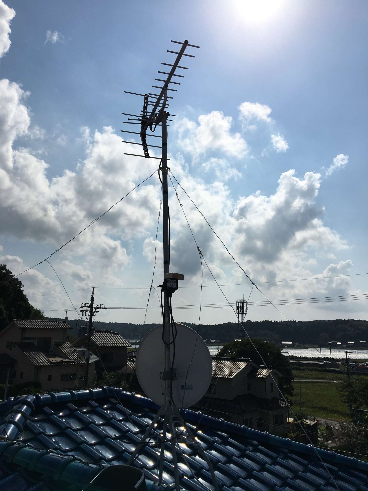テレビアンテナ工事・屋根上の分配器交換（石川県七尾市）